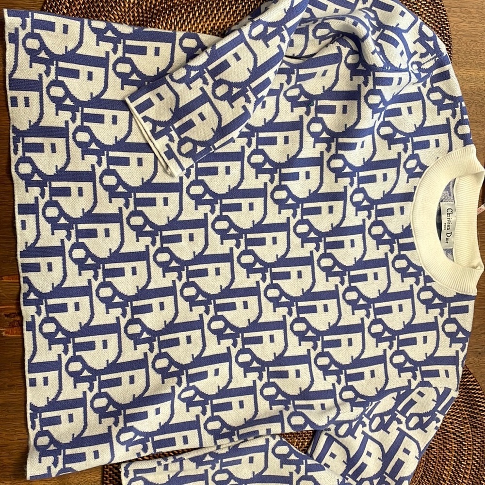 Dior pull over sweater